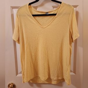 Old Navy women's yellow short sleeve t size large